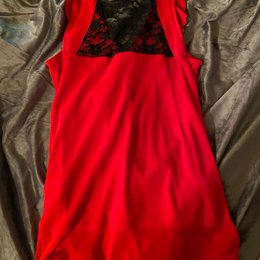 Red top - Picture 2 of 2